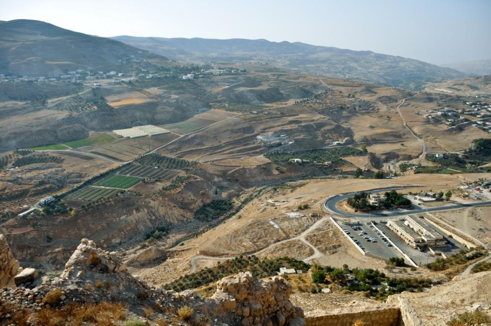 101019-155526.jpg - Blick von der Festung Kerak.