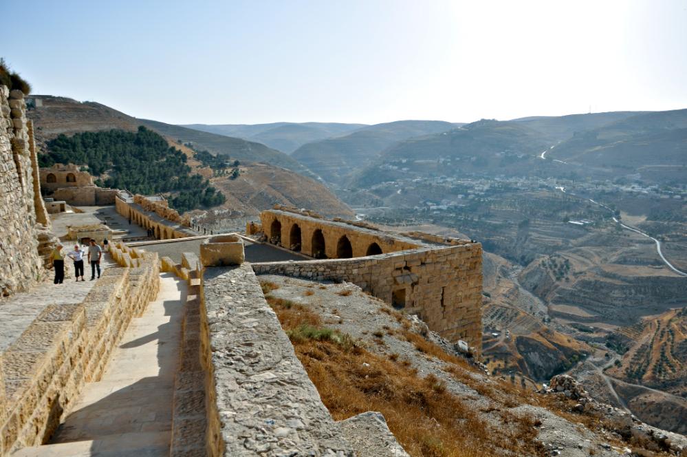 101019-155626.jpg - Blick von der Festung Kerak.